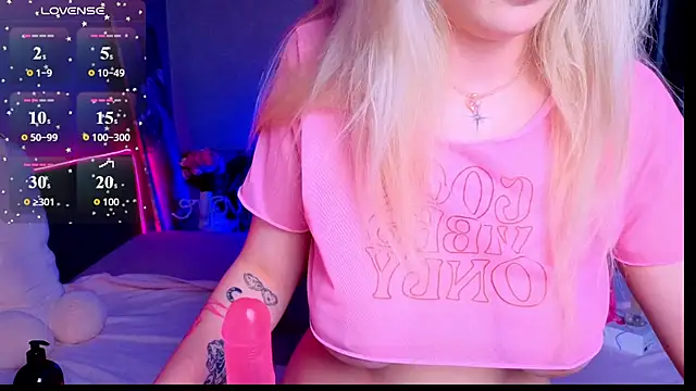 BlondieSummer Chat XXX live
