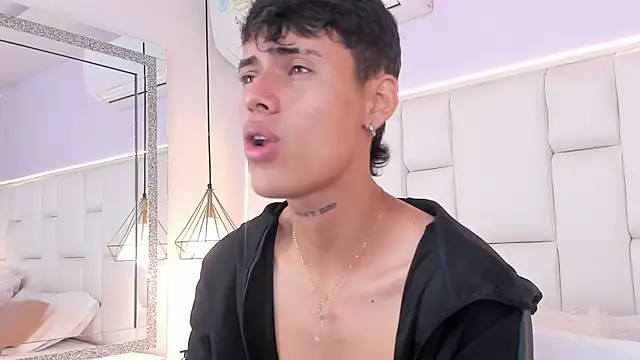 צ'אט XXX בשידור חי של JacobFerrer
