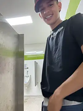 HarryGaze Live XXX-Chat