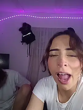 Chat XXX en directo de AlexxaAndRileyy