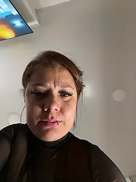 Pretty__Milf লাইভ XXX চ্যাট