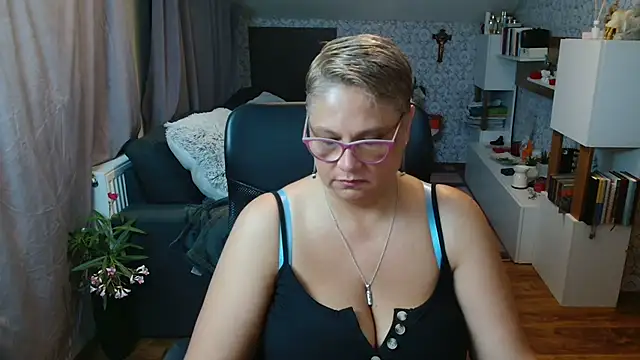 bigtits4you's Live XXX Chat