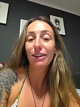 NicoleKaiser's Live XXX Chat