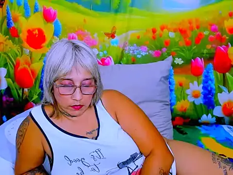 XXX chat uživo modela indianroxy