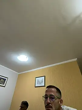 צ'אט XXX בשידור חי של MeladoDiMel