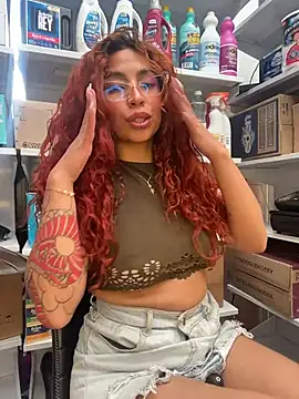 PrettyChloe_ Adlı Modelin Canlı XXX Sohbeti