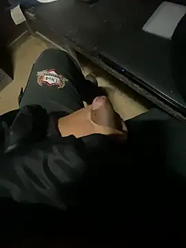 Chat +18 de SeuGuarda2001 ao vivo