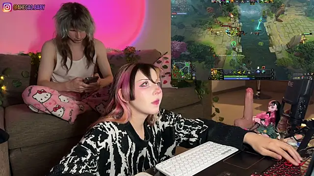 XXX chat uživo modela h3ntai_baby