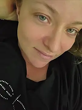 Živý XXX chat julimonroe