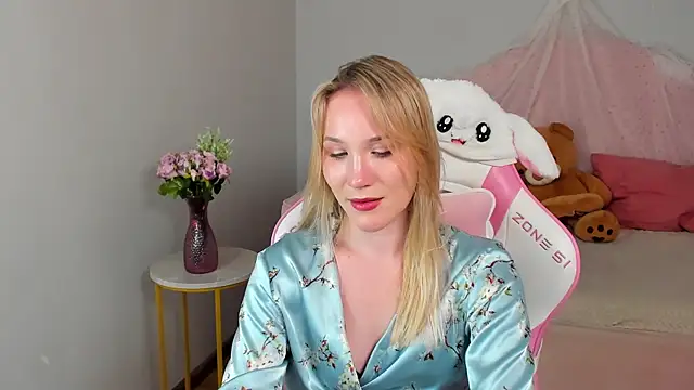 ElaraVoltage Chat XXX live