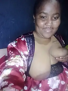 ChubbyMidgetxxx19's Live XXX Chat