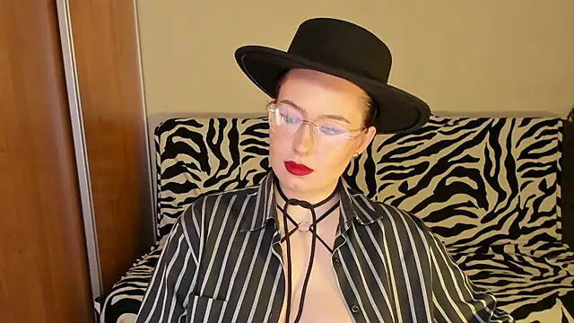 צ'אט XXX בשידור חי של just_fucked777