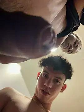 yoursexyjose Show in webcam