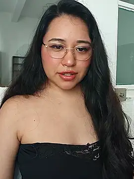 _MayaOniOni_ Chat XXX in diretta