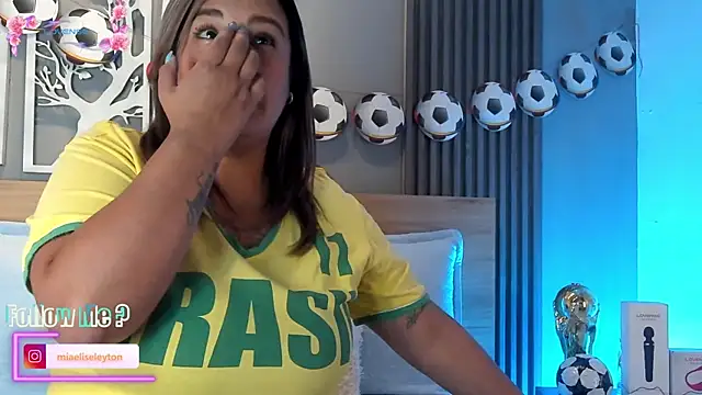 Živý XXX chat Elise-Leyton