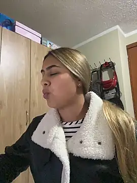 Živý XXX chat Miabonnett_