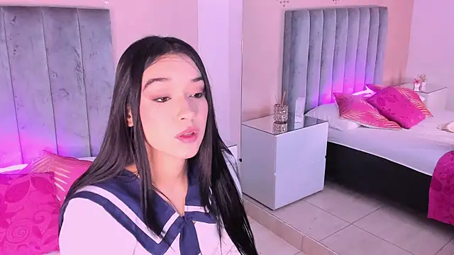 MiaPortmass_'s Live XXX Chat