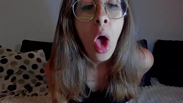 צ'אט XXX בשידור חי של DesireMore90