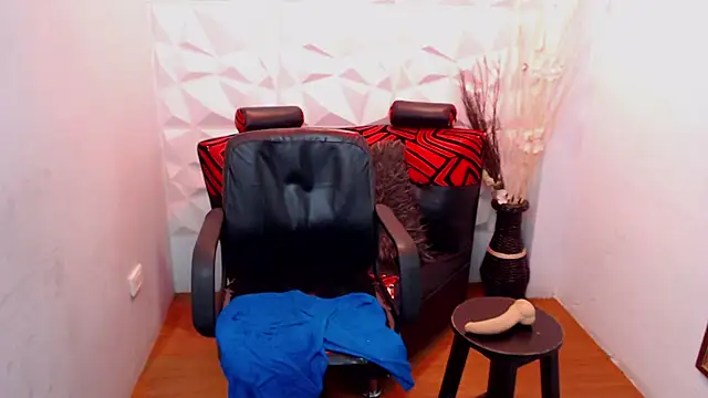 Chat +18 de Alexx_levi ao vivo