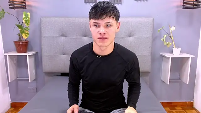 Kevin_Tupe Chat XXX live