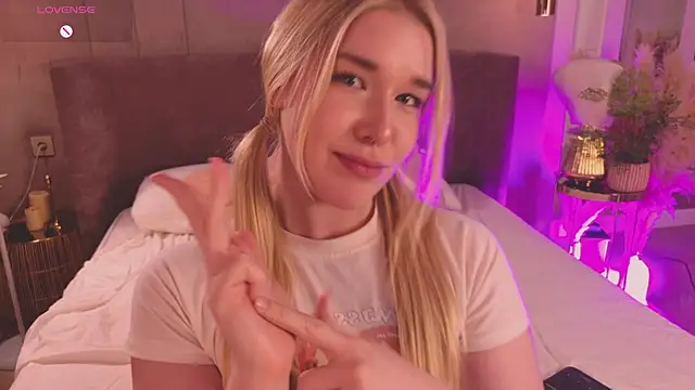 Smiley_Mia Live XXX-chat