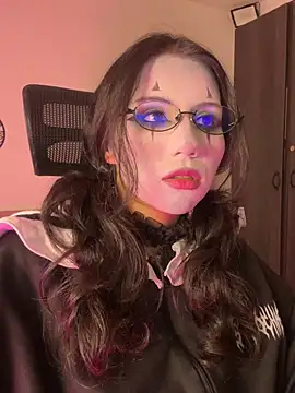 Chatroom XXX en direct de HollyPeach