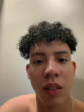 yoursexyjose Show Webcam