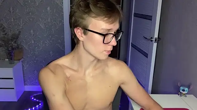 yyyyesssbbのライブXXXチャット