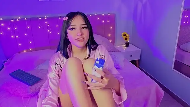 ela_petit Adlı Modelin Canlı XXX Sohbeti