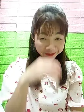 AmyLinee01 即時 XXX 聊天