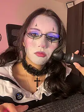 دردشة HollyPeach الجنسية المباشرة