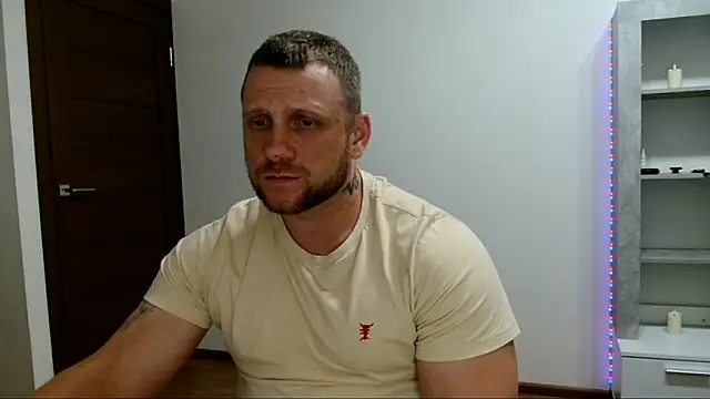 Živý XXX chat B-L-O-N-D