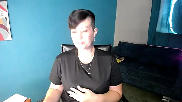 Sunny_rayz_ Chat XXX in diretta