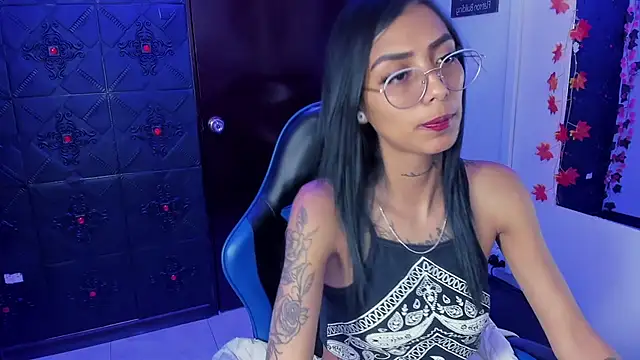 KarlaSlutSkinny__ Chat XXX live