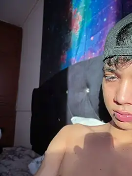 XXX chat uživo modela RoughDiamond_
