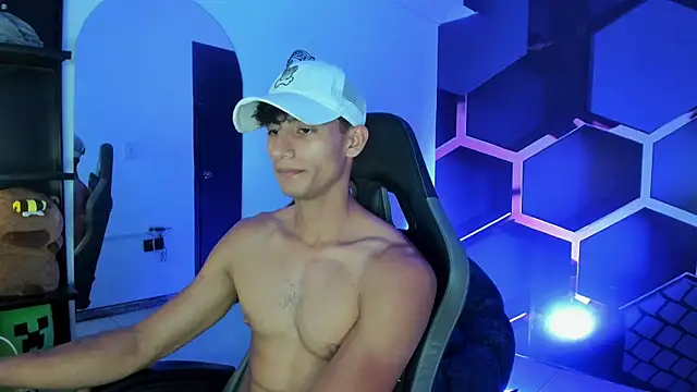 Chatroom XXX en direct de MaxiimoRomano_