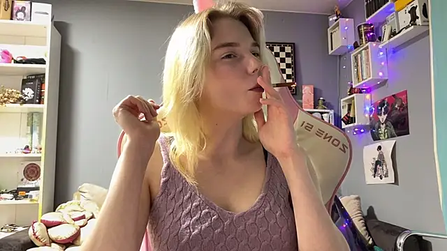 NannoMin Live XXX chat