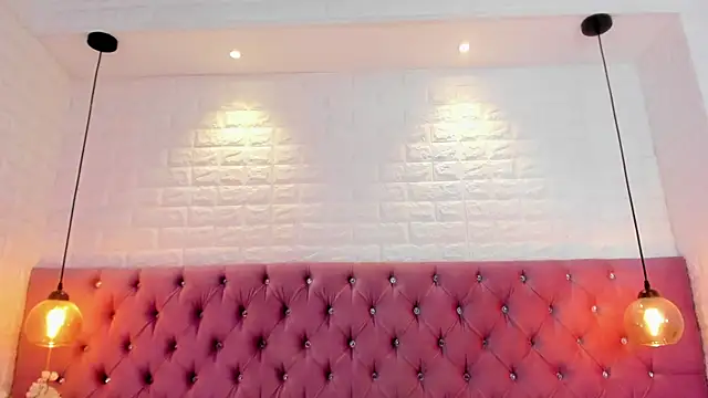nela_moretti Adlı Modelin Canlı XXX Sohbeti