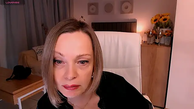 צ'אט XXX בשידור חי של Tilly_Eliot
