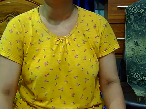 Živý XXX chat Horny_Doll24