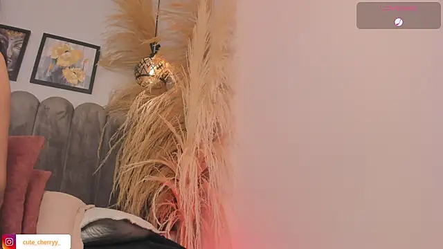 cute__cherry_'s Live XXX Chat