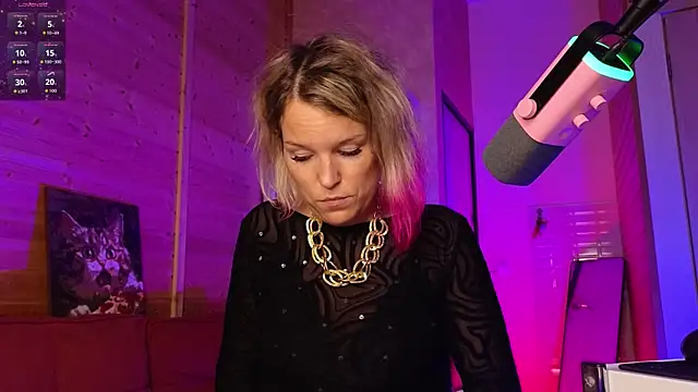 Lady_Shine's Live XXX Chat