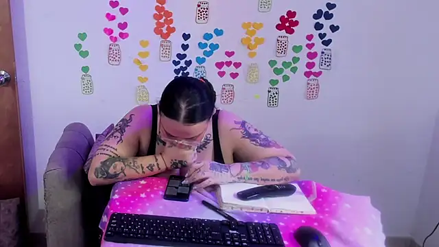 Živý XXX chat MiaYMolly
