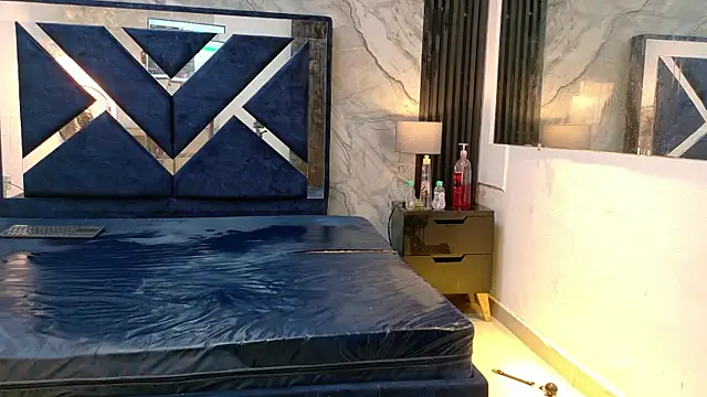 KarinaSimonz Chat XXX live