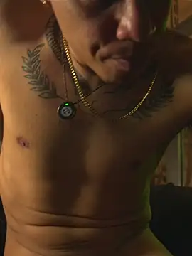 AlphaMasterXxx 라이브 XXX 채팅
