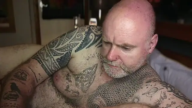 Tattooed_Dilf_01 – Live XXX-chat