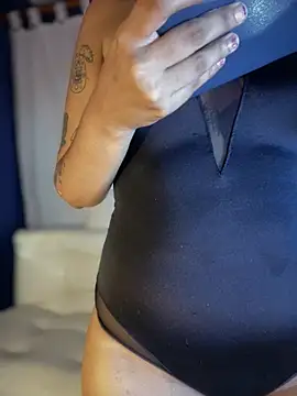 LeylaKnox's Live XXX Chat
