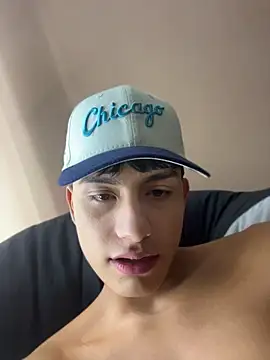 XXX chat uživo modela Lander_Cruz