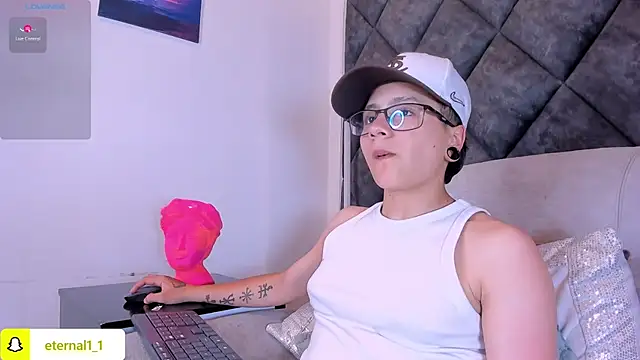 XXX chat uživo modela _Eternal_