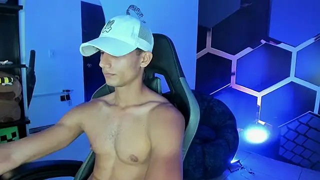MaxiimoRomano_ Live XXX-chat